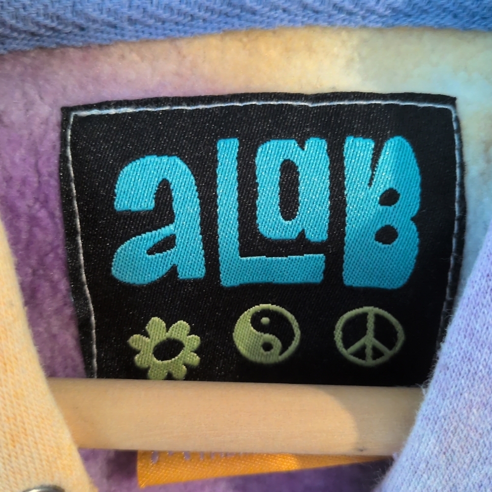 ALab Tie Dye Hoodie Size Medium Mushroom Butterfly Super Soft - Picture 4 of 5
